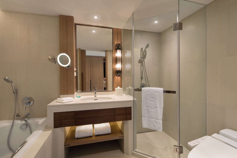City Wing, Deluxe Grand Room, 1 King Bed - Photo 7