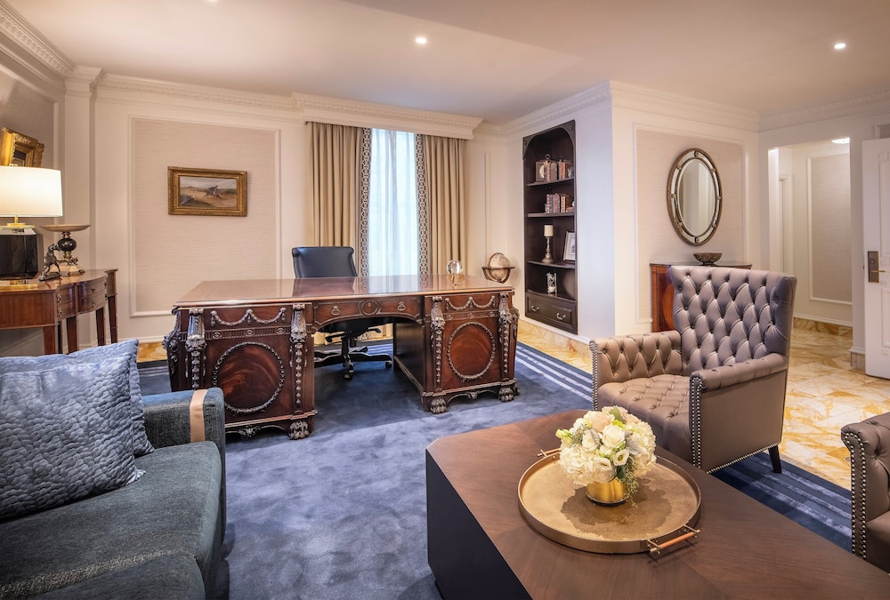 Suite, 1 King Bed (Abraham Lincoln)