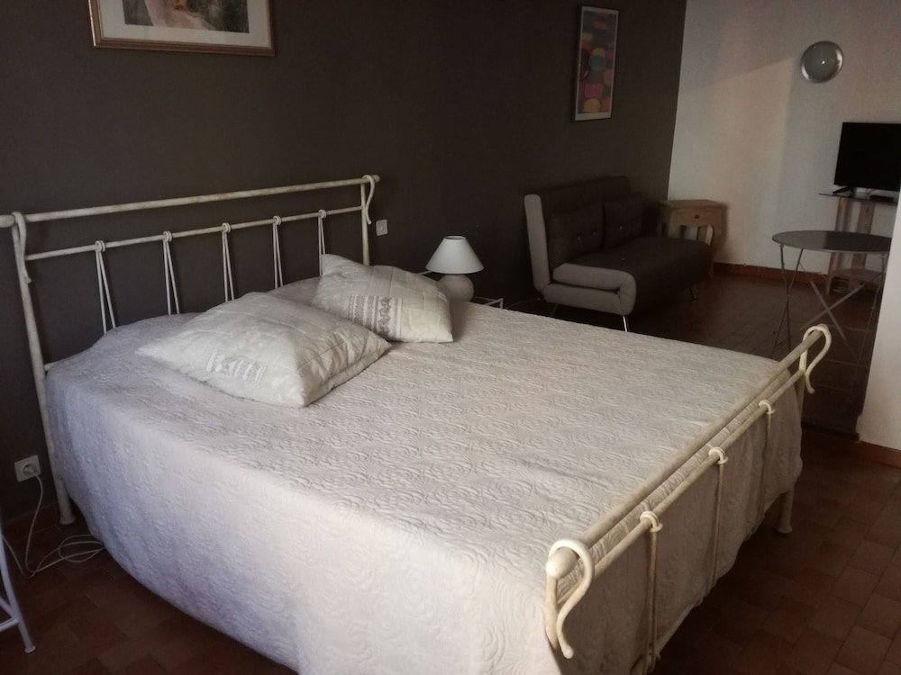 Comfort Double Room, 2 Bedrooms, City View photo 3