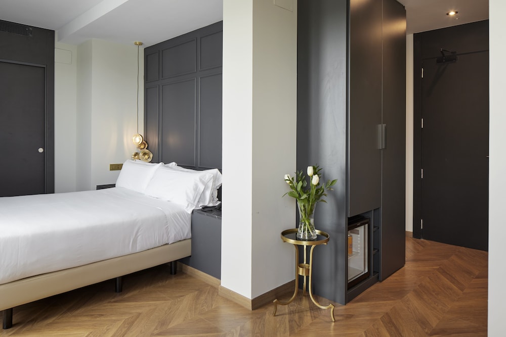 Junior Suite with Terrace - Photo 4