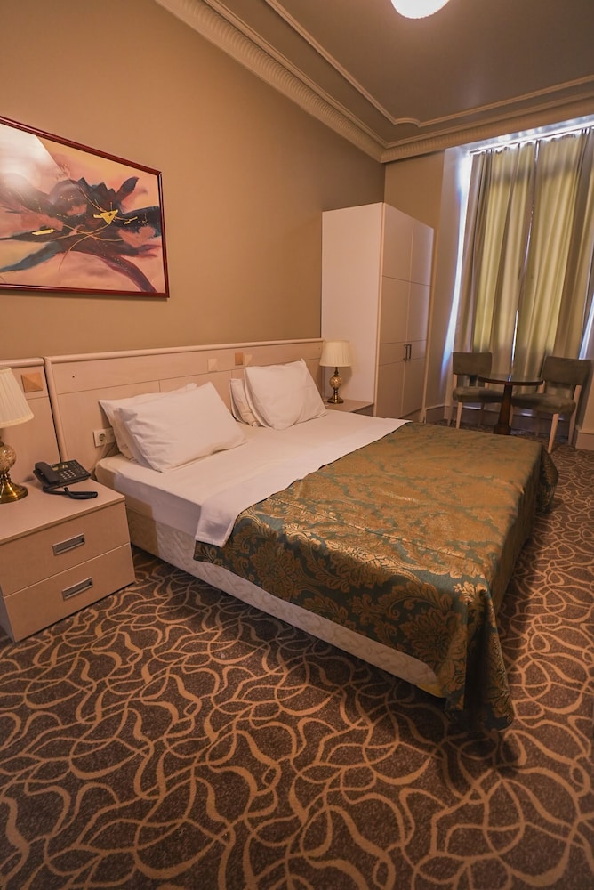 Classic Double or Twin Room, Non Smoking photo 2