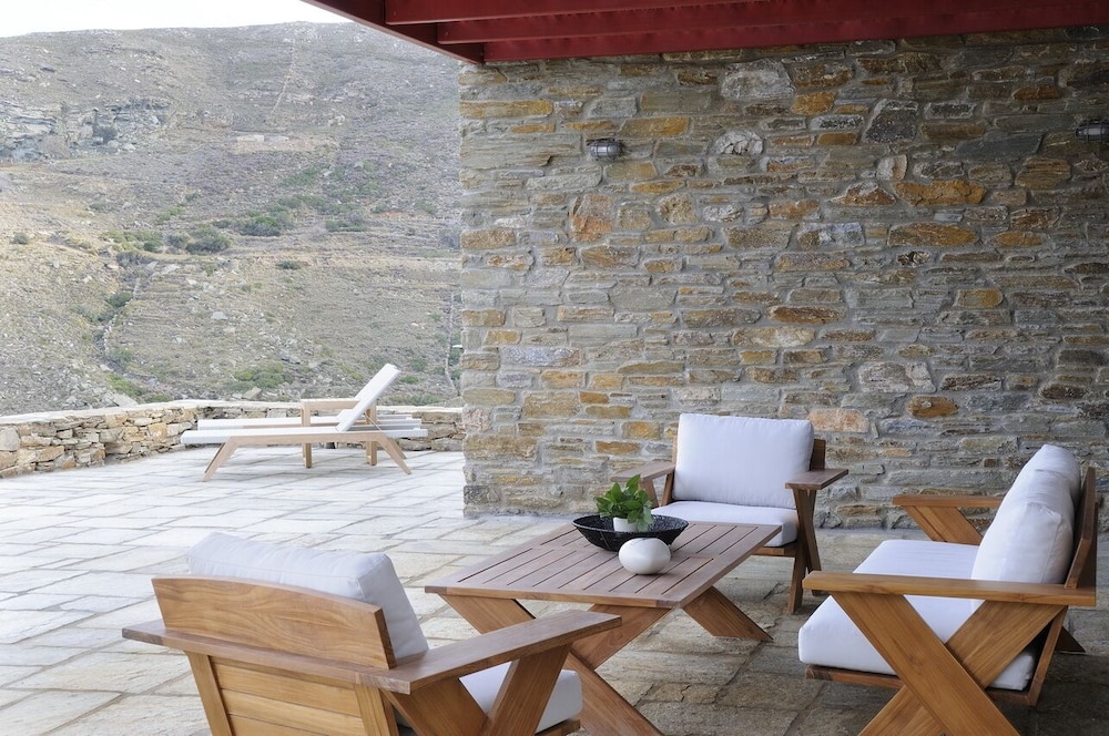Grand Villa, Sea View (Blue) photo 3
