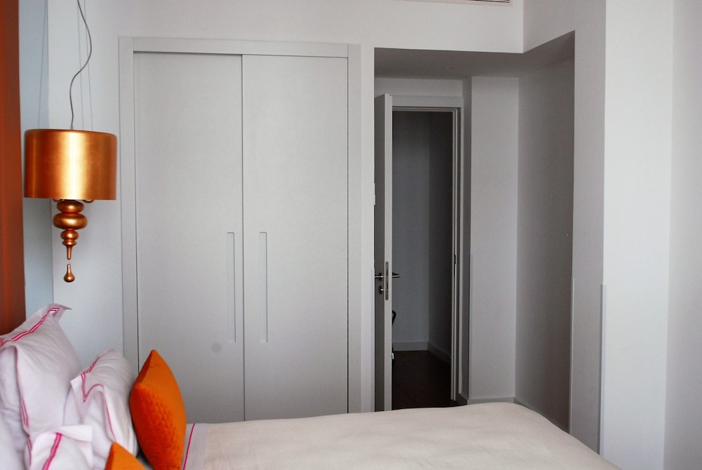 Junior Suite (interior) thumbnail 5