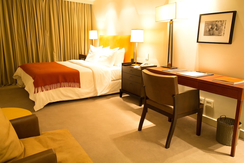 Standard Room, 1 Queen Bed photo 3