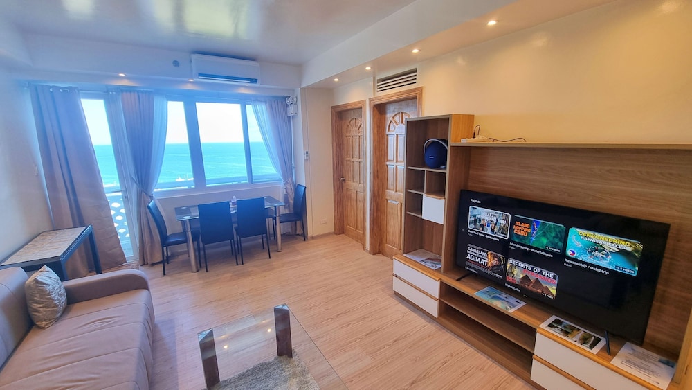 Family Condo, 2 Bedrooms, Ocean View, Beachfront photo 3