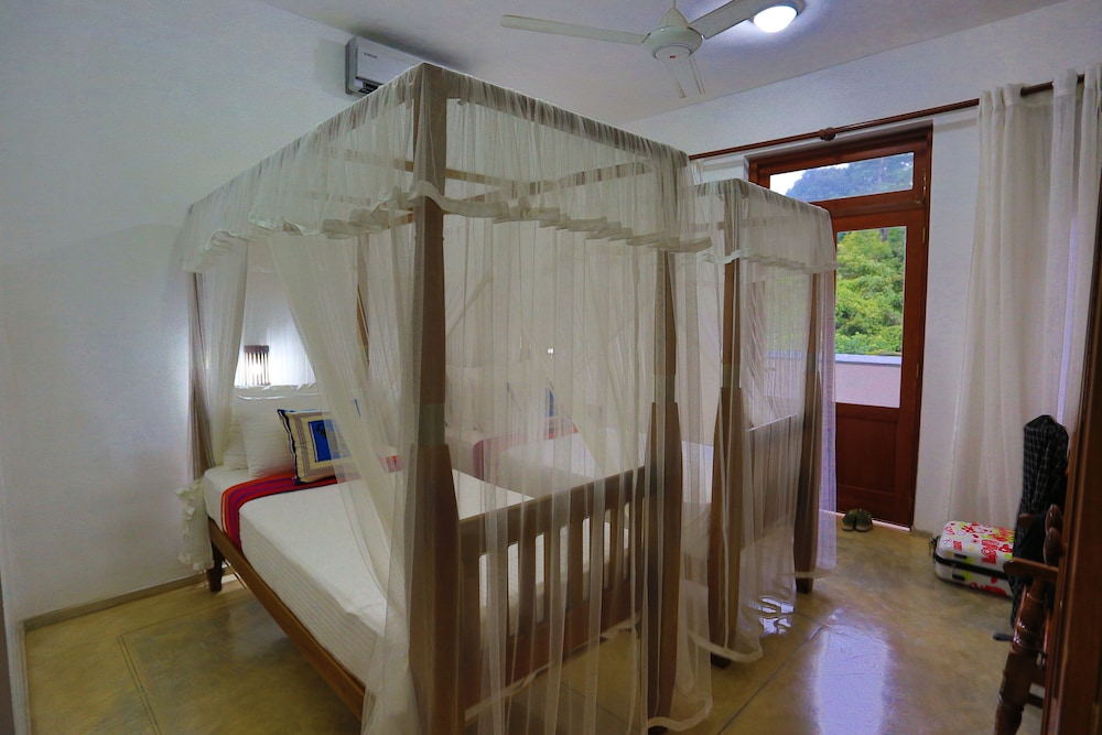 Deluxe Double or Twin Room photo 2