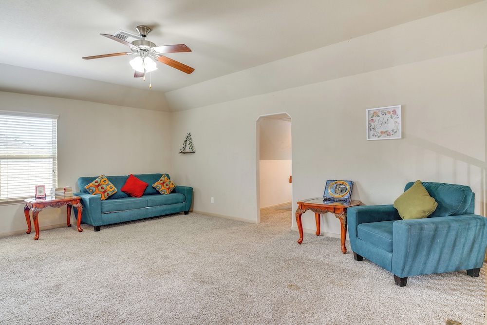 House (4 Bedrooms) photo 2