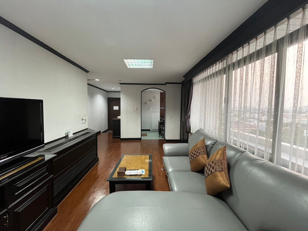 Executive Suite, 1 King Bed photo 3