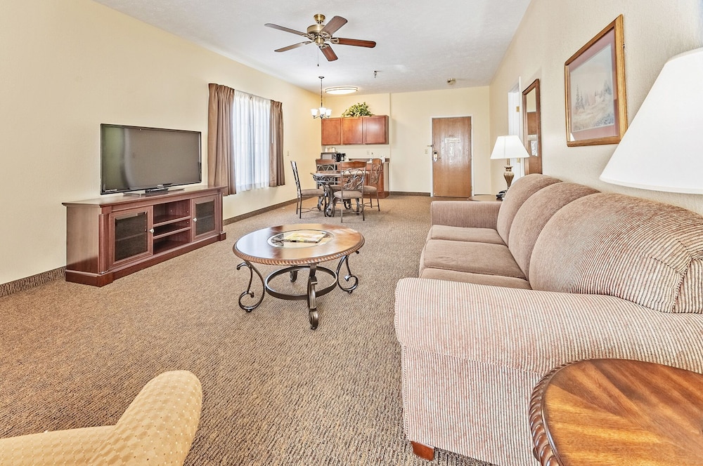 Double Queen Family Suite - Photo 3