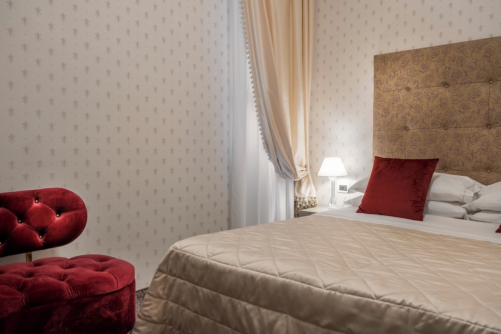 Suite - Photo 4