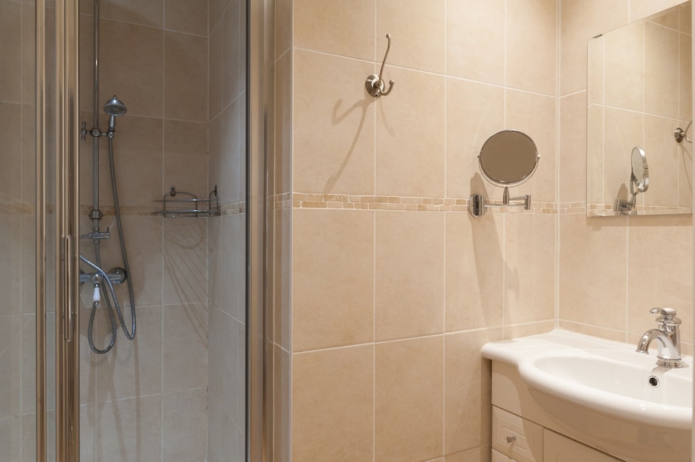Superior Room (1 or 2 persons) - Photo 8