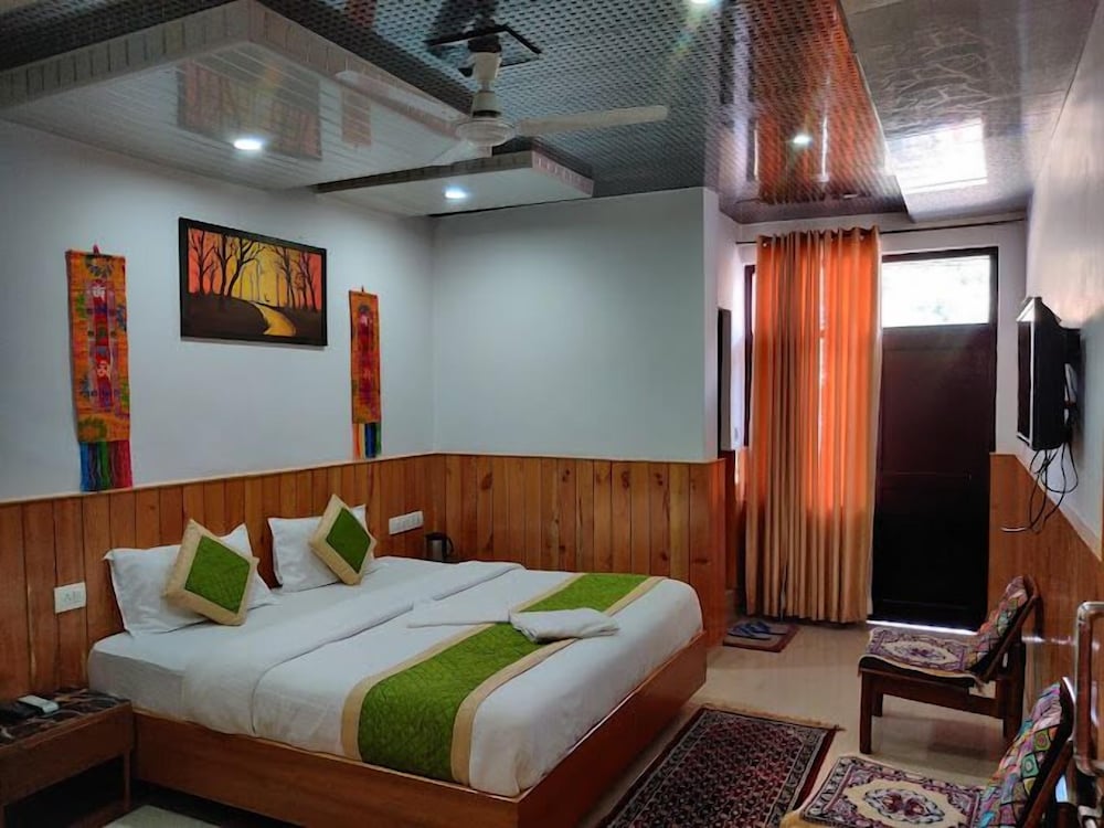 Basic Double Room