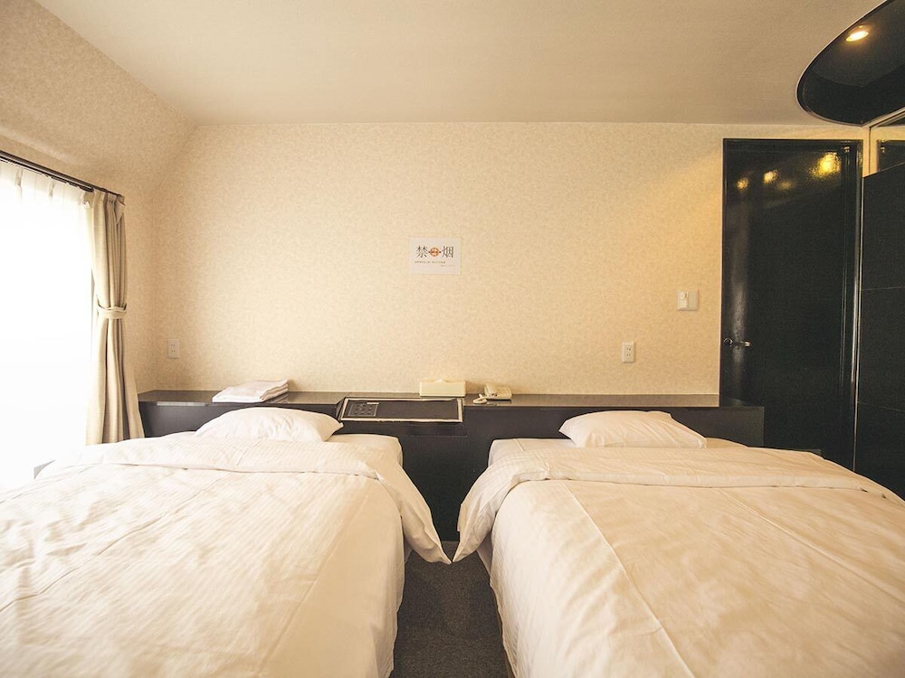 Twin Room - Photo 1