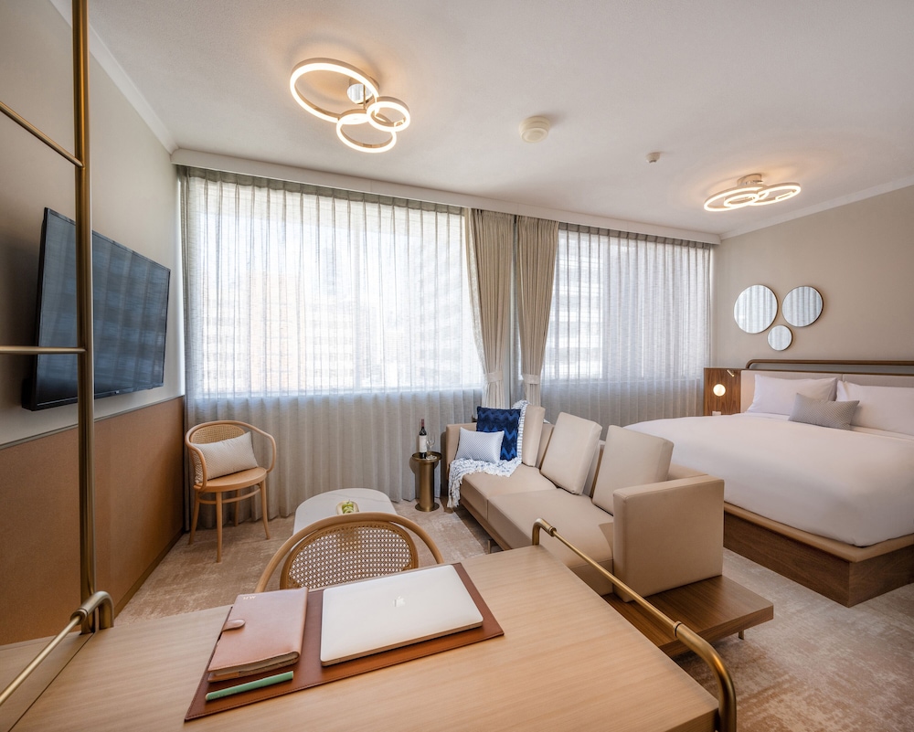 Suite (Weekly Housekeeping) photo 1