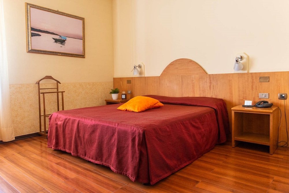 Double Room - Photo 14