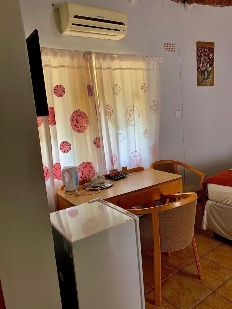 Twin Room, 1 Bedroom, Non Smoking, Private Bathroom photo 2