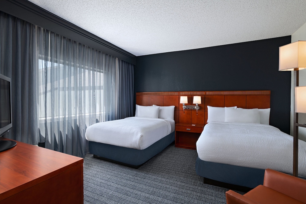 Suite, 2 Double Beds - Photo 1