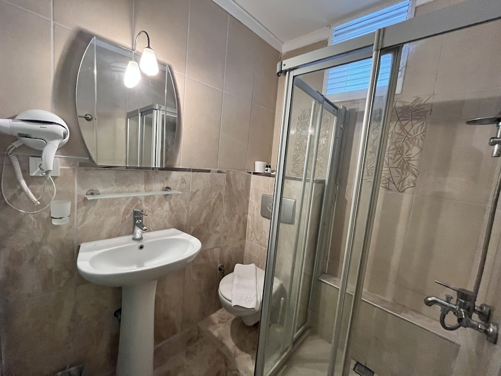 Standard Triple Room photo 3