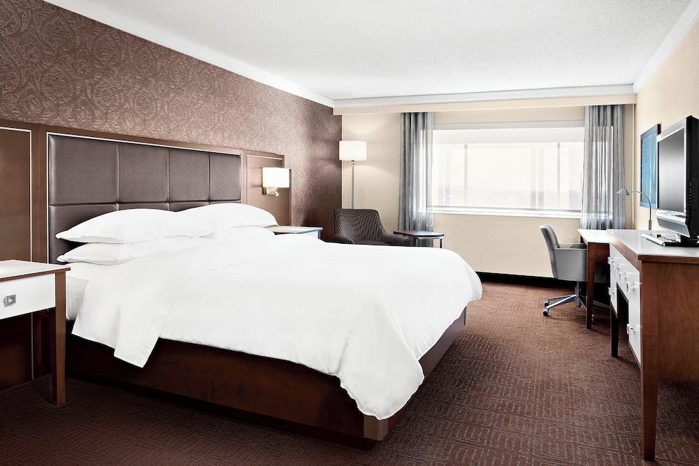 Club Room, 1 King Bed - Photo 1