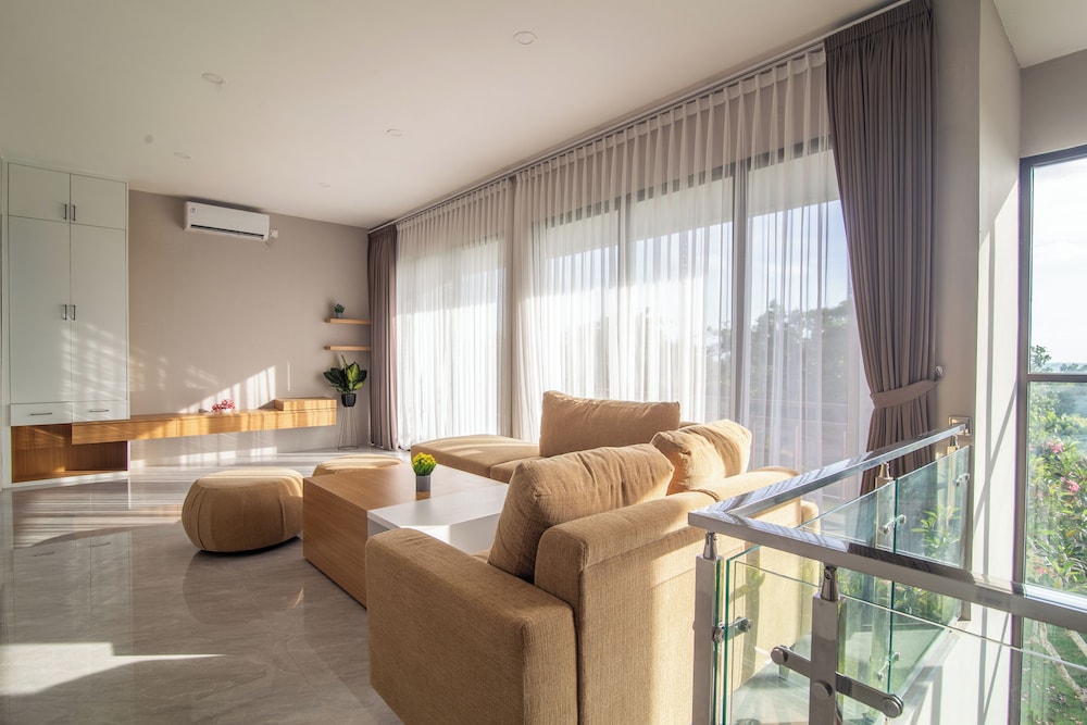 Basic House, Balcony, Beach View photo 2