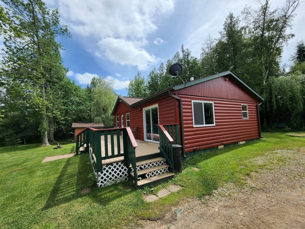 Family Cabin, 2 Bedrooms, Lake View, Lakeside