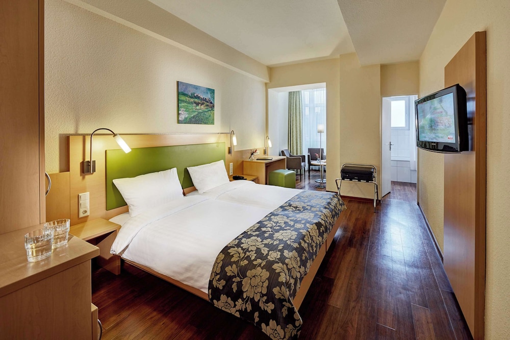 Standard Room, 1 Double Bed (Converts to 2 Twin Beds)
