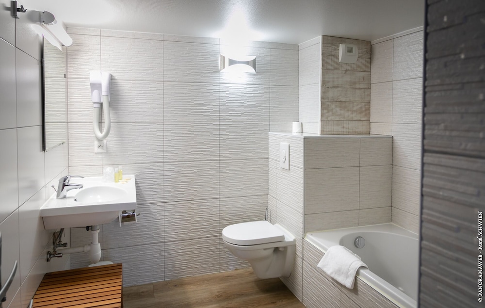 Comfort Single Room, 1 Bedroom, Private Bathroom photo 2