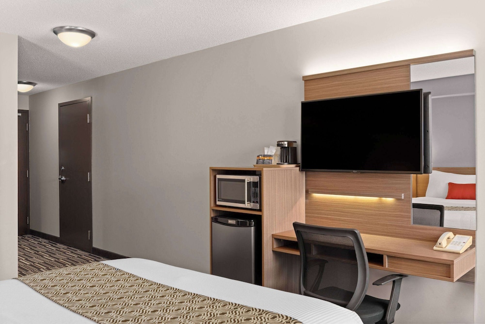 Room, 1 Queen Bed, Accessible, Non Smoking photo 3