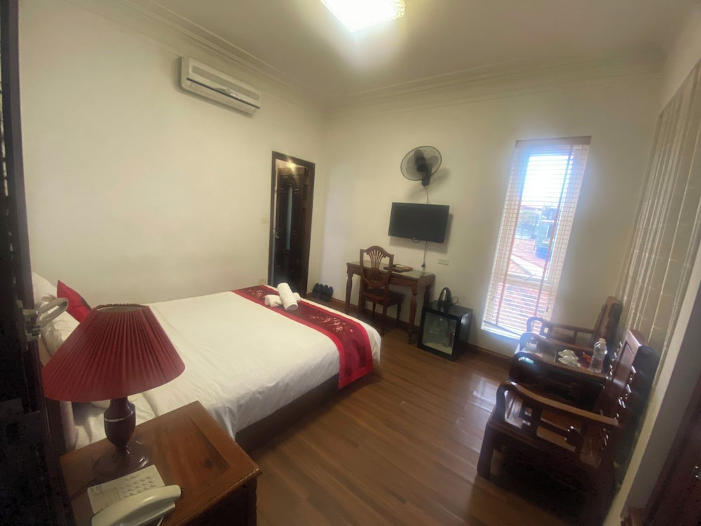 Double Room Single Use, City View