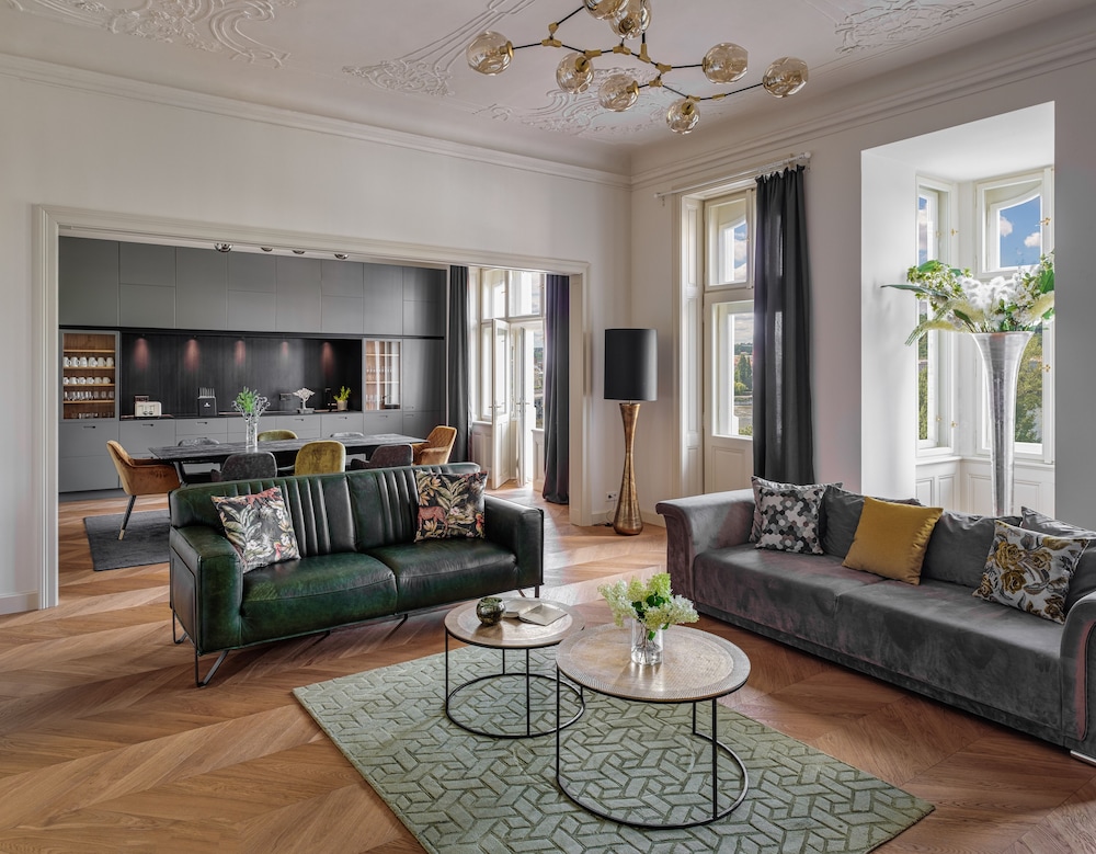 Apartment, 3 Bedrooms, Balcony (Fireplace)