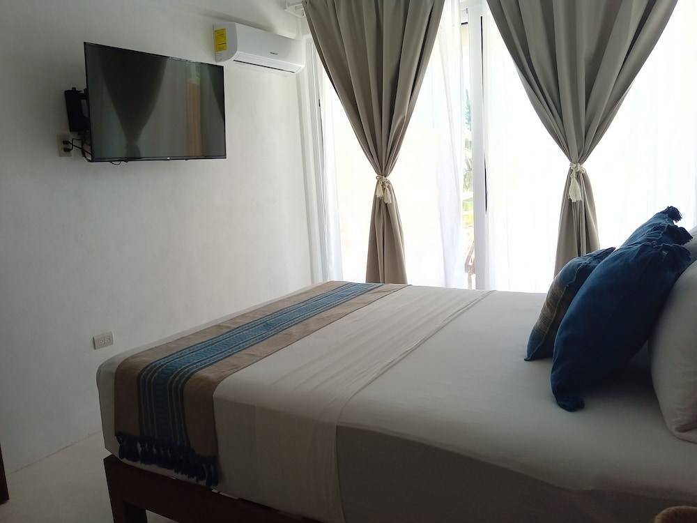 Standard Suite - Photo 2