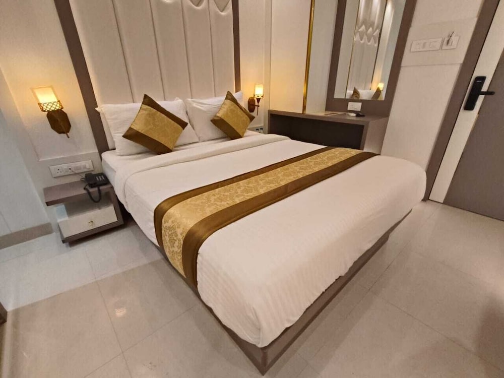 Deluxe Double Room, City View photo 1