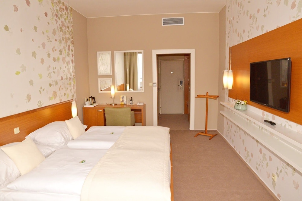 Comfort Room, 1 Bedroom, Balcony (free Panorama Vitality Point Spa) photo 2