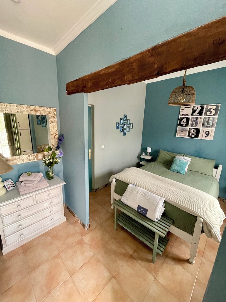 Double Room, 1 Queen Bed