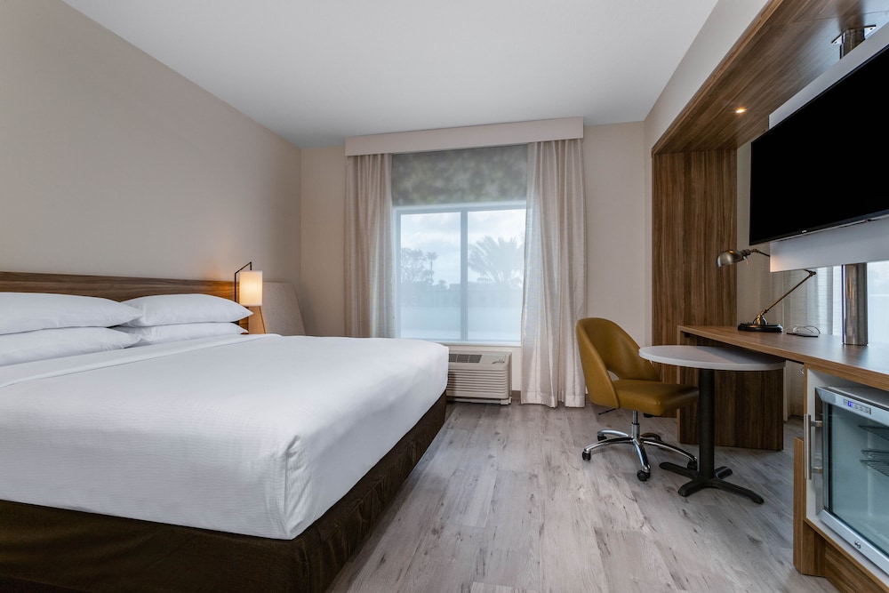 Deluxe Studio Suite, 1 King Bed, Accessible, Non Smoking (Mobility)