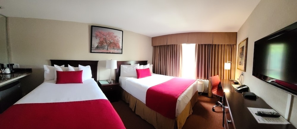 Standard Room, 2 Double Beds, Non Smoking, Refrigerator - Photo 1