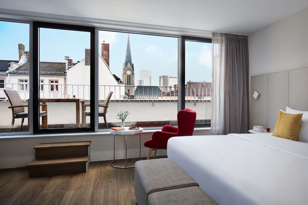 Deluxe Room, Balcony (Extra Bed 3 Adults)
