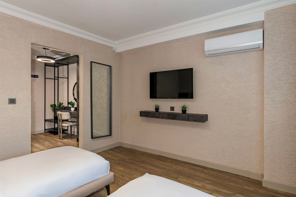 Deluxe Twin Room photo 3