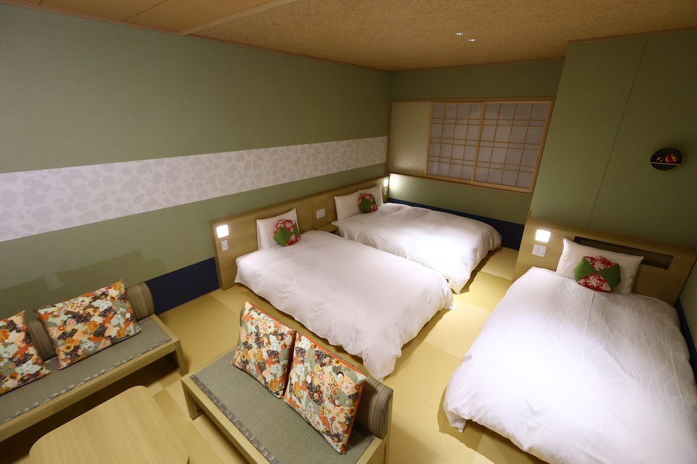 Standard Triple Room, Non Smoking - Photo 2