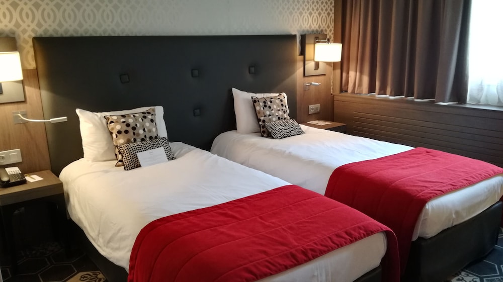 Classic Twin Room, 2 Twin Beds - Photo 4