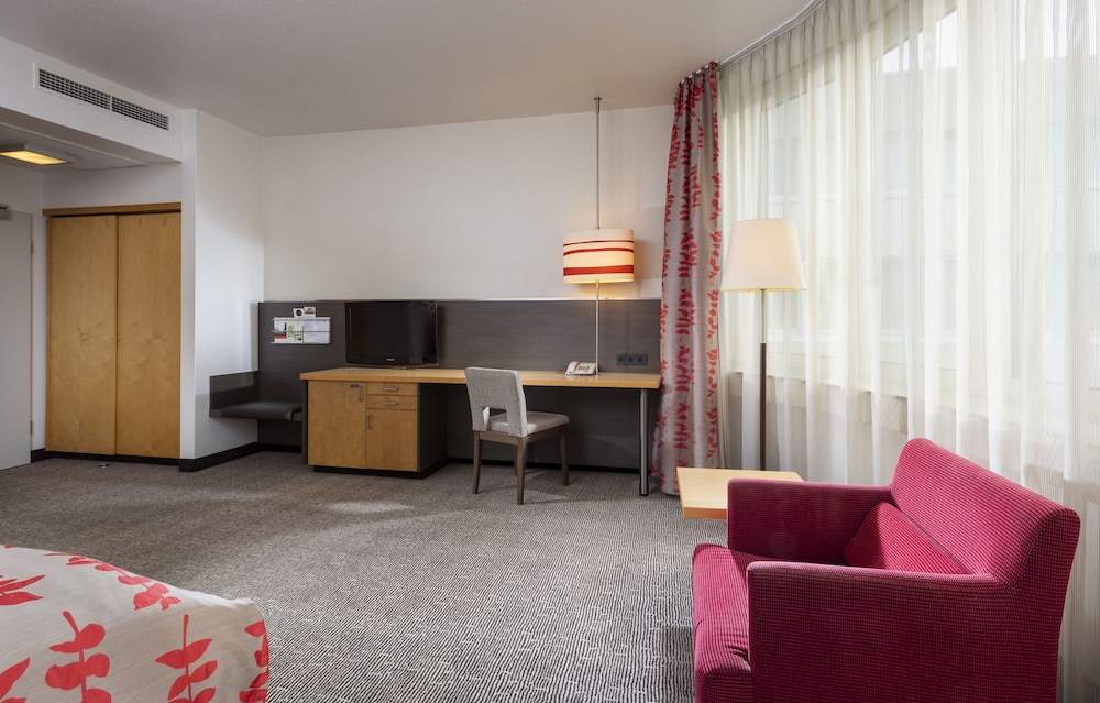 Premium Room, 2 Twin Beds - Photo 7