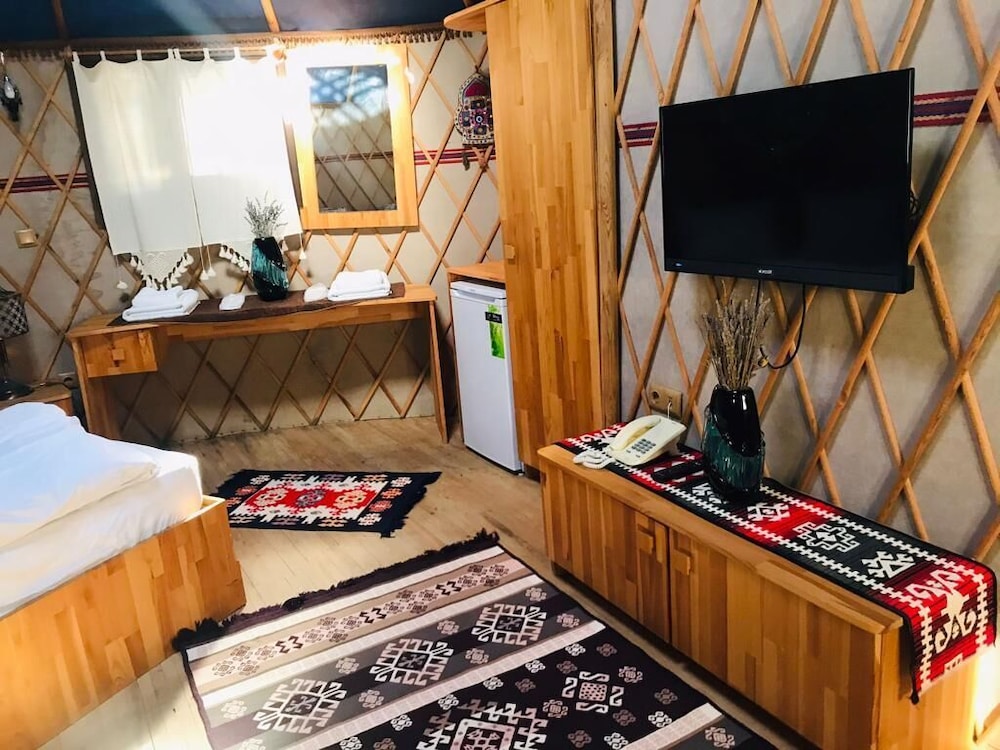 Basic Tent photo 2