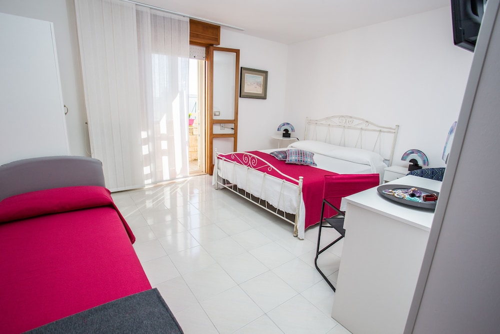 Comfort Triple Room, 1 Bedroom, Balcony, City View