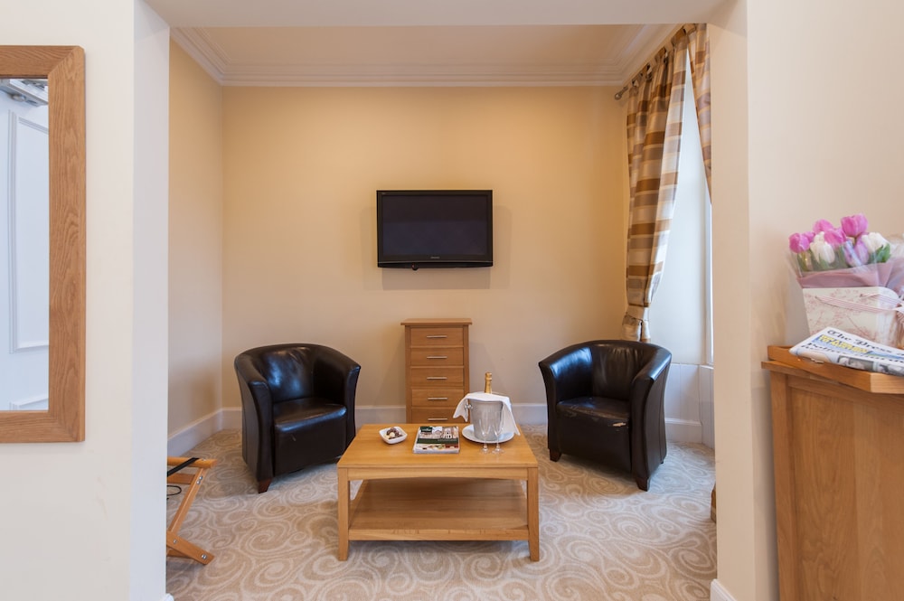 Deluxe Room, 1 King Bed, Non Smoking, River View - Photo 2