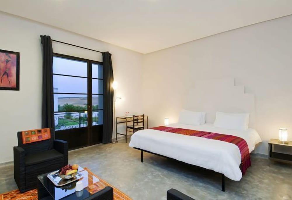 Standard Double Room - Photo 2