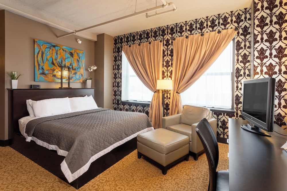 Standard Room, 1 King Bed, Fireplace photo 3