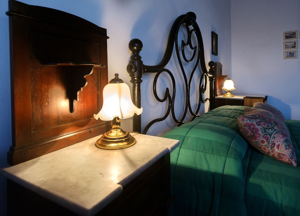 Panoramic Triple Room, 1 Bedroom, Shared Bathroom, City View  Free Wi-fi photo 1