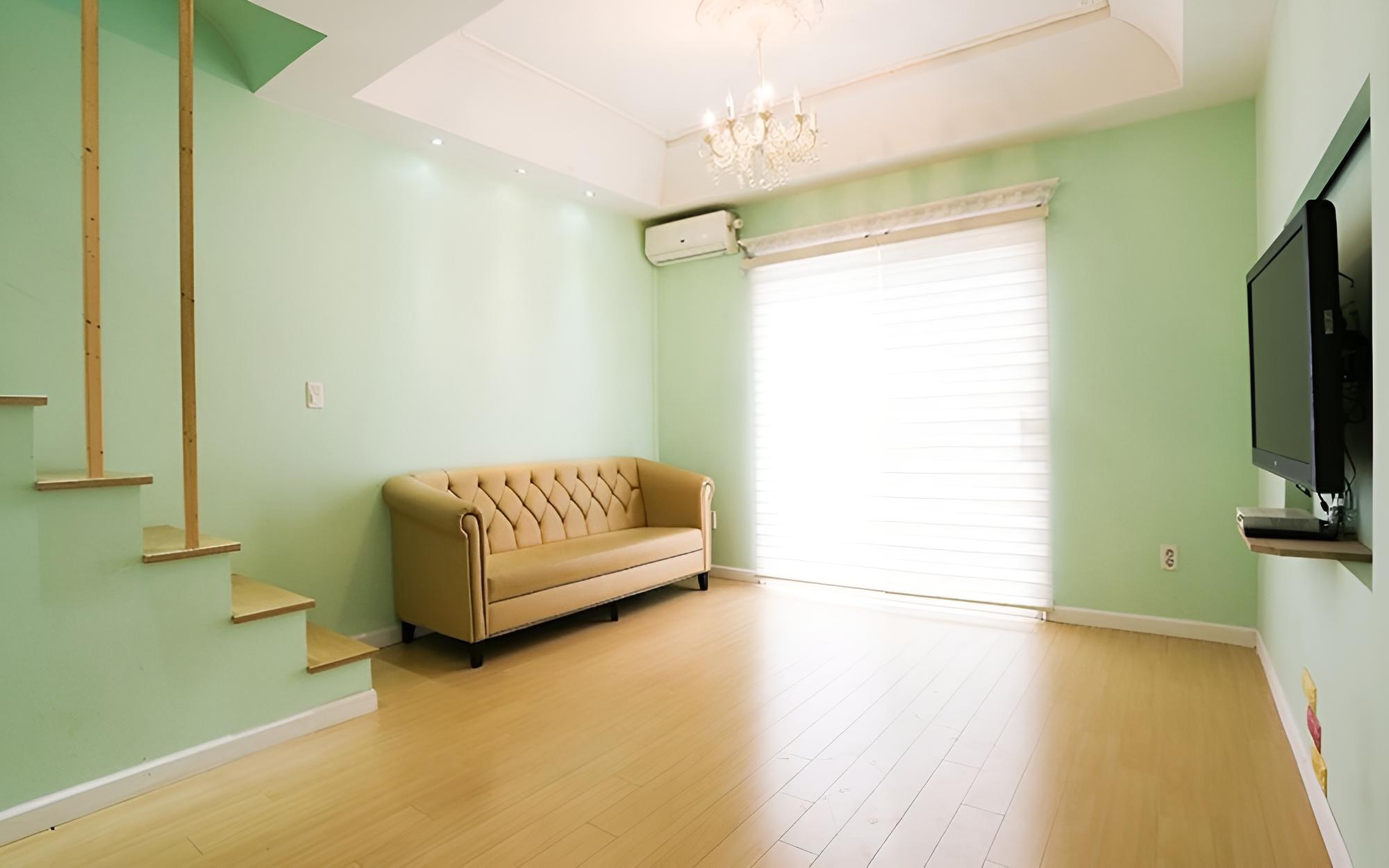 Room (Cloud (Duplex))