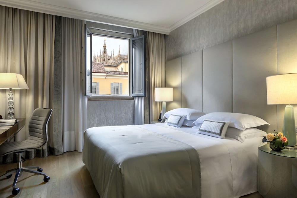 Deluxe Double Room (Duomo View)