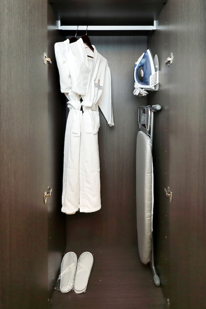 Deluxe Suite, Accessible photo 2